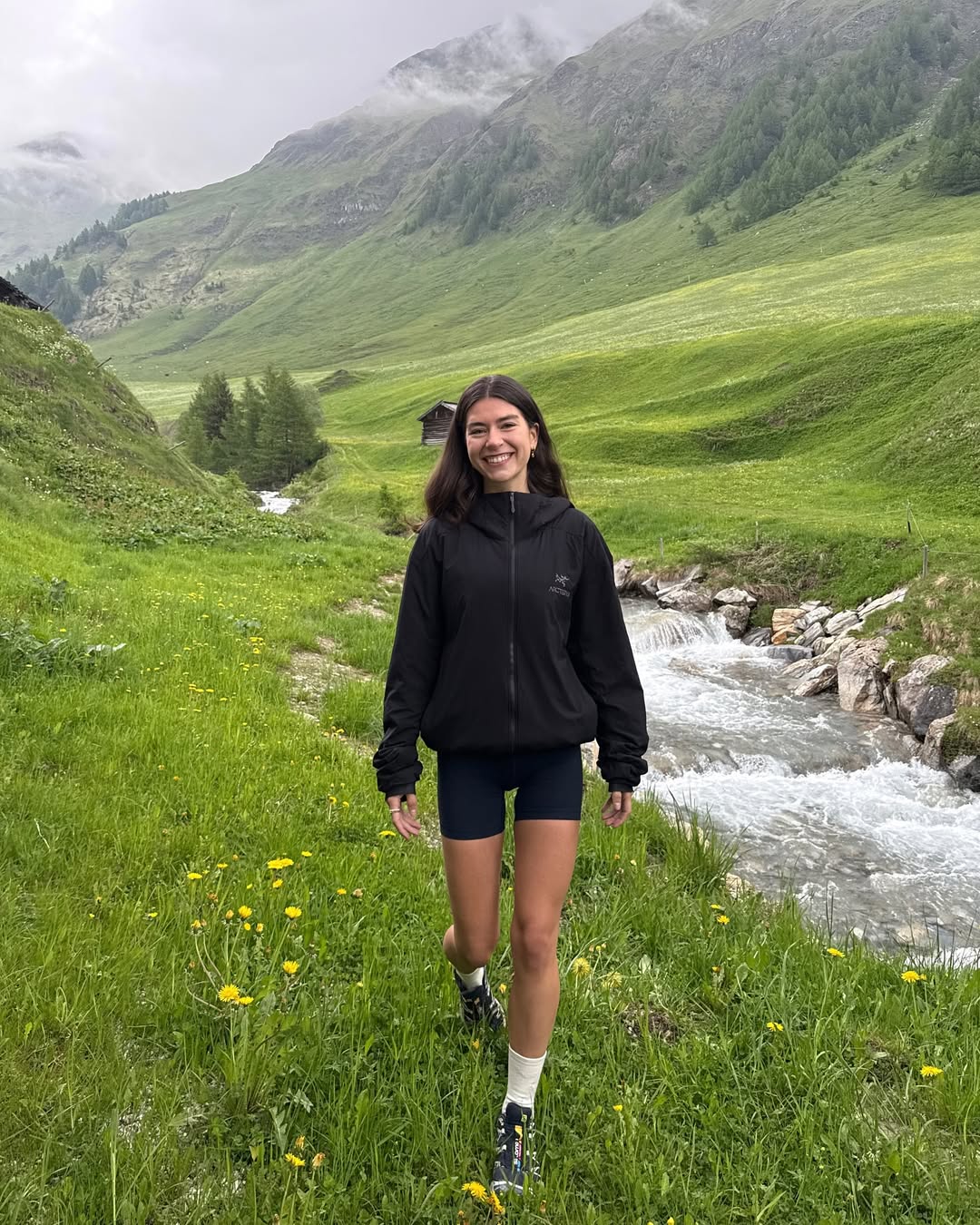28 Best Hiking Outfits for Women Fall 2025 – Stylish Outdoor Fashion ...