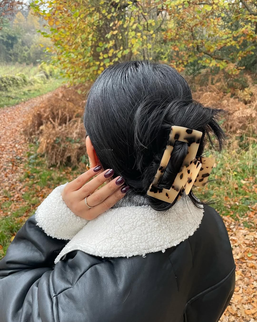 Claw clip twist
